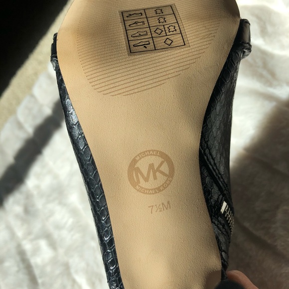 Michael Kors Black Snakeskin Open Toe Booties. NEW - Picture 7 of 7